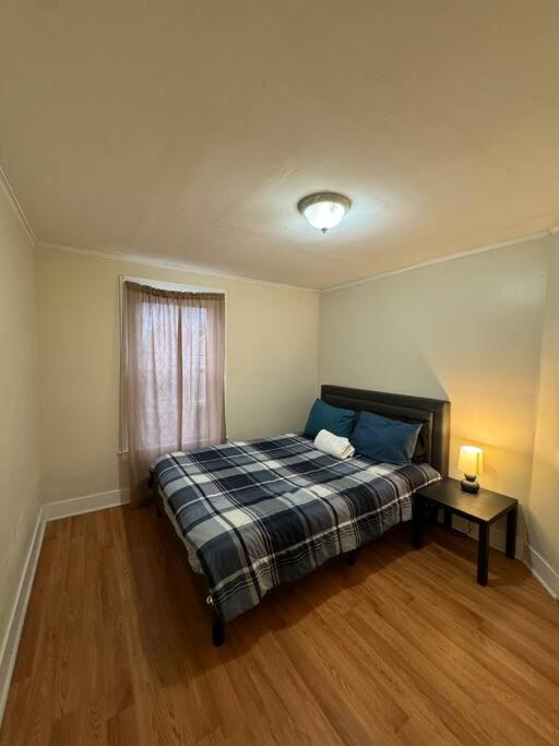 Comforting Getaway-Sleeps 6-Walk To Falls! Niagara Falls Extérieur photo