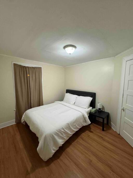 Comforting Getaway-Sleeps 6-Walk To Falls! Niagara Falls Extérieur photo
