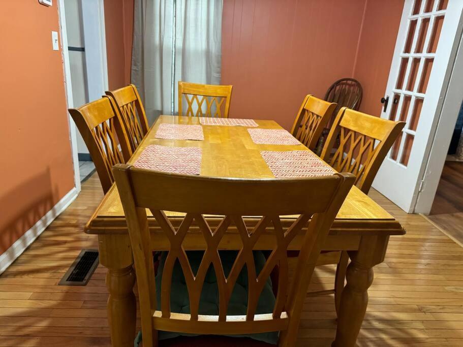 Comforting Getaway-Sleeps 6-Walk To Falls! Niagara Falls Extérieur photo